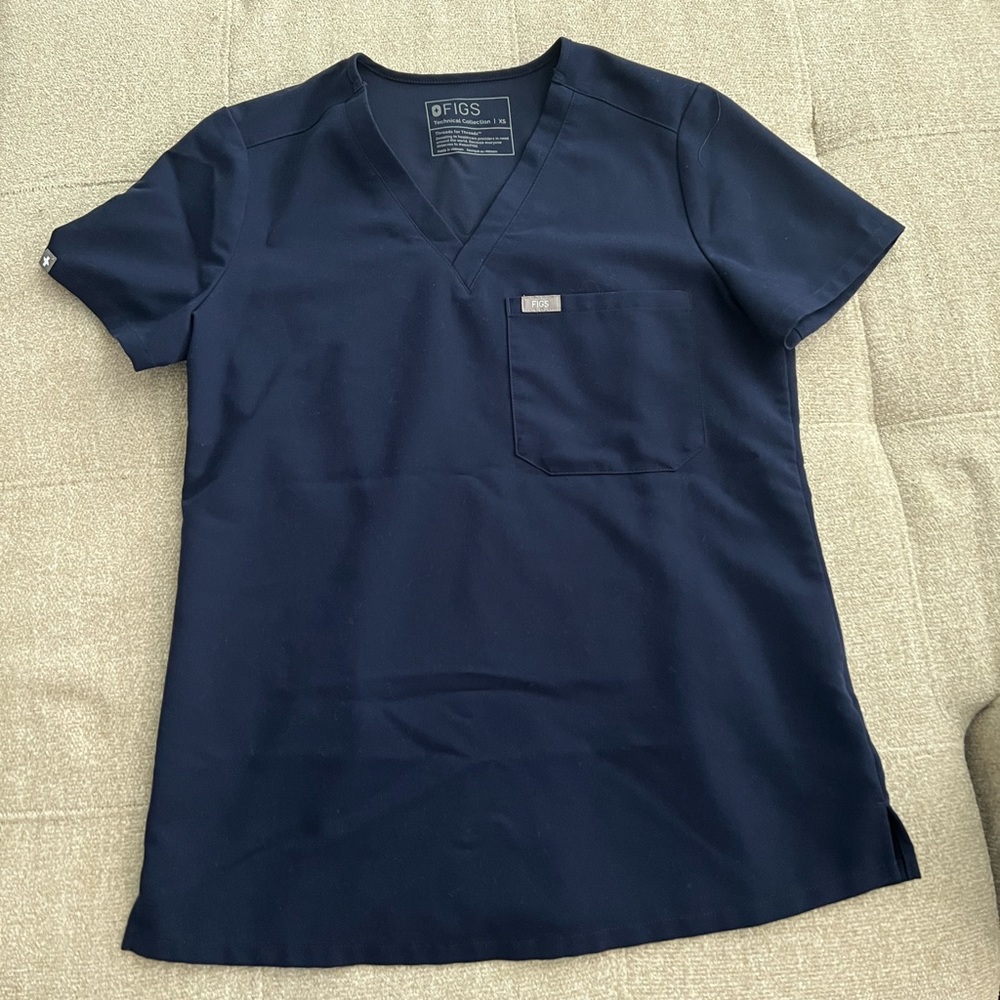 Figs scrub top xs